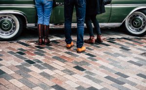 DIY Car Maintenance vs. Professional Servicing: Pros and Cons