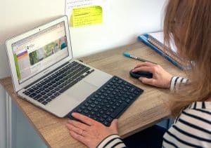 Smart Desk Accessories That Organize Your Digital Life